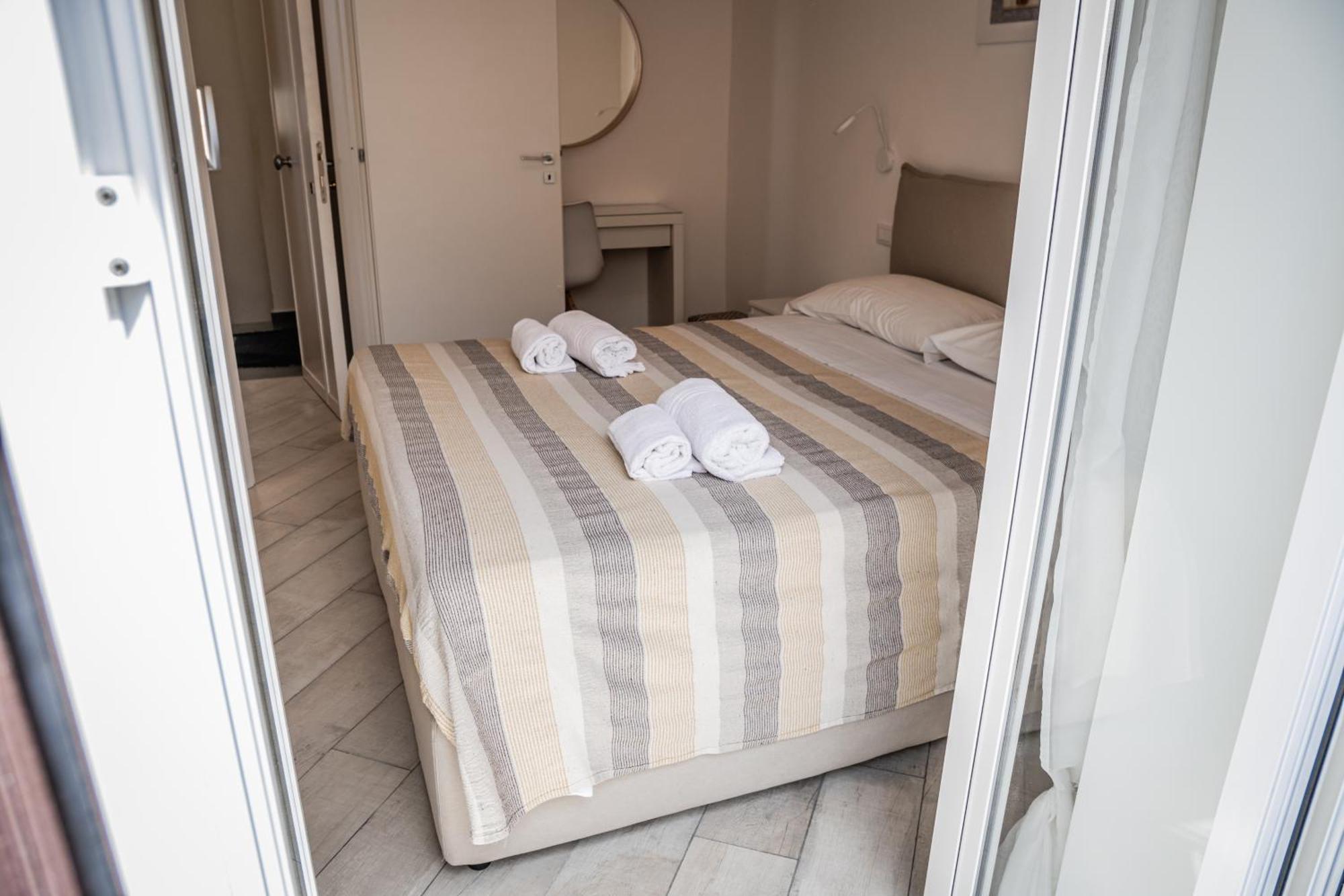Casa Vicolo Re Apartment เชฟาลู ภายนอก รูปภาพ