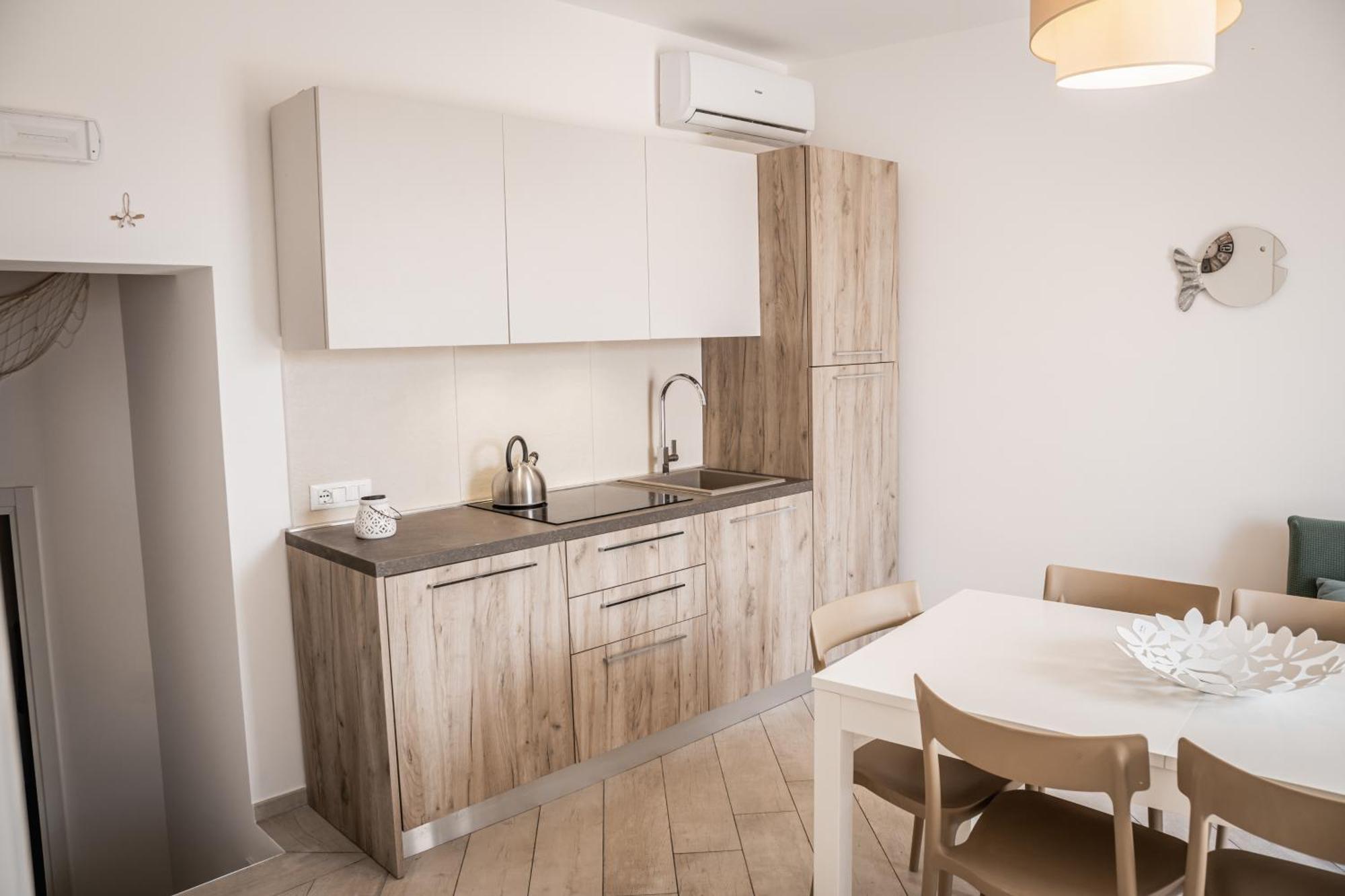 Casa Vicolo Re Apartment เชฟาลู ภายนอก รูปภาพ